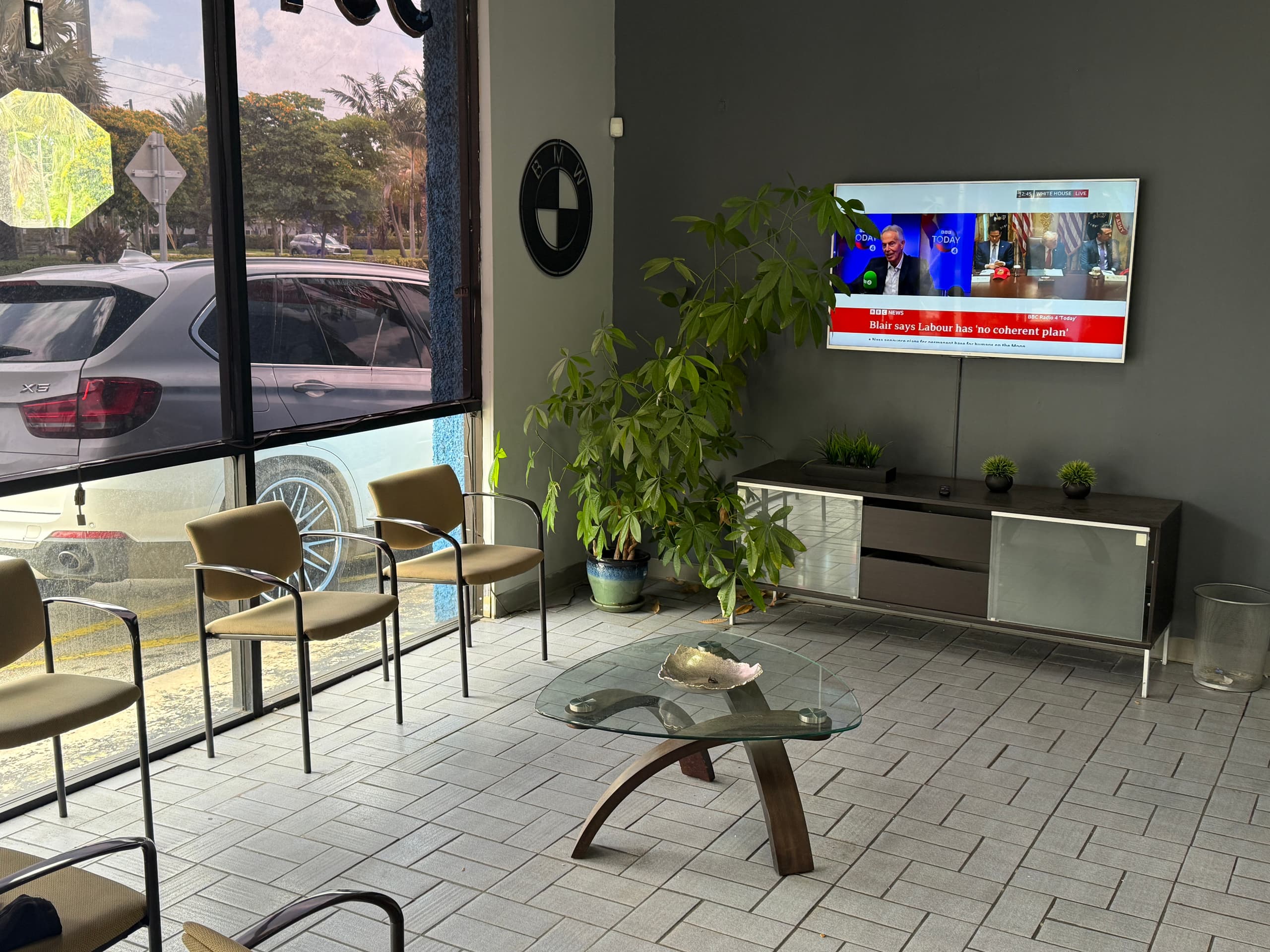 Marka's waiting room — wait while we do it